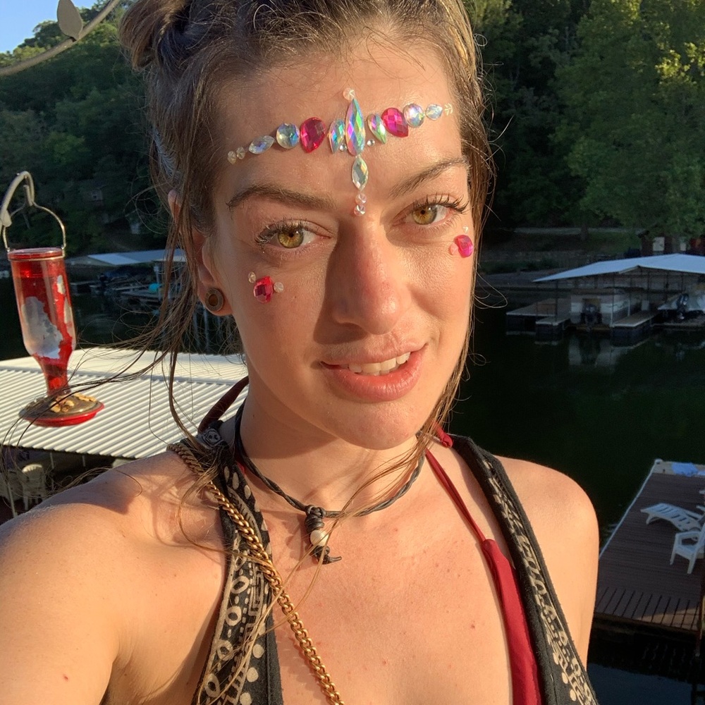 Meet your Posher, Crystalee